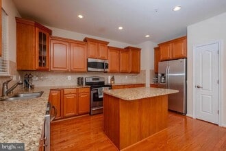 Building Photo - 7349 Mockingbird Cir