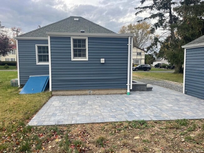 Building Photo - 46 Weston St