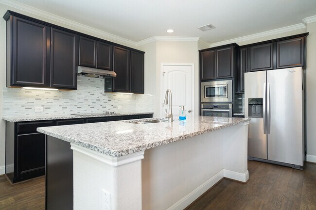 Building Photo - 8007 Cibolo Valley