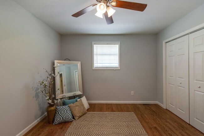 Building Photo - $2500/mo A newly remodeled 3 bedroom 2.5 B...