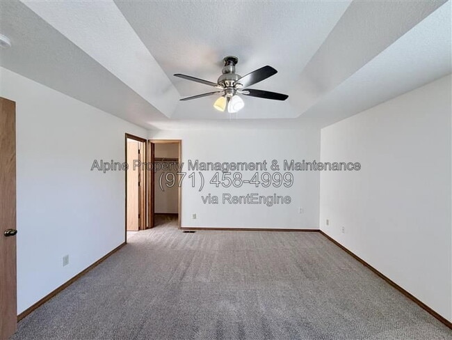 Building Photo - 7066 SW 156th Ave