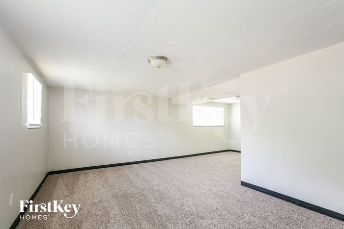 Building Photo - 9431 Pepperidge Dr