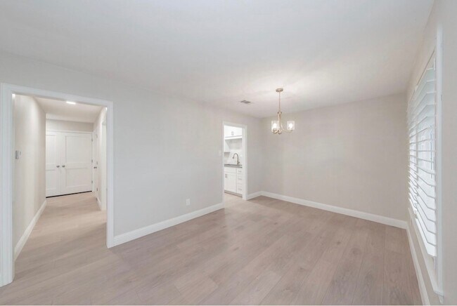 Building Photo - 4904 Arborlawn Dr