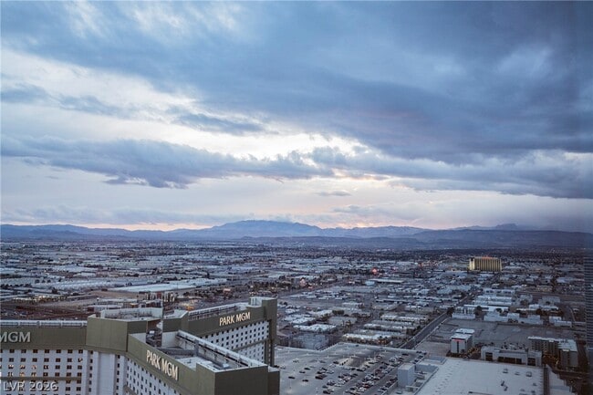 Building Photo - 3750 S Las Vegas Blvd