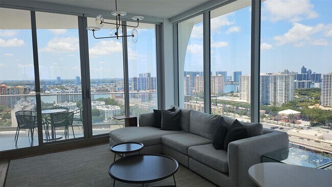 Building Photo - 16901 Collins Ave