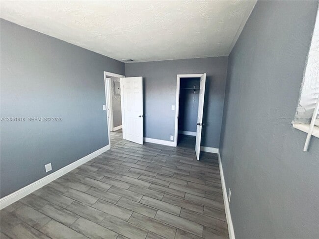 Building Photo - 3070 NW 12th Ct