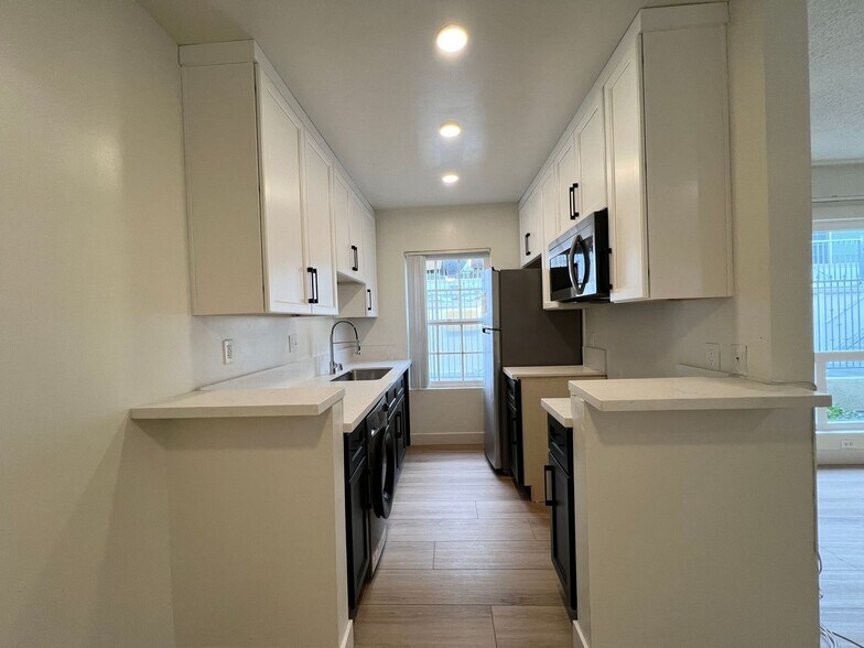 Building Photo - 3317 Keystone Av