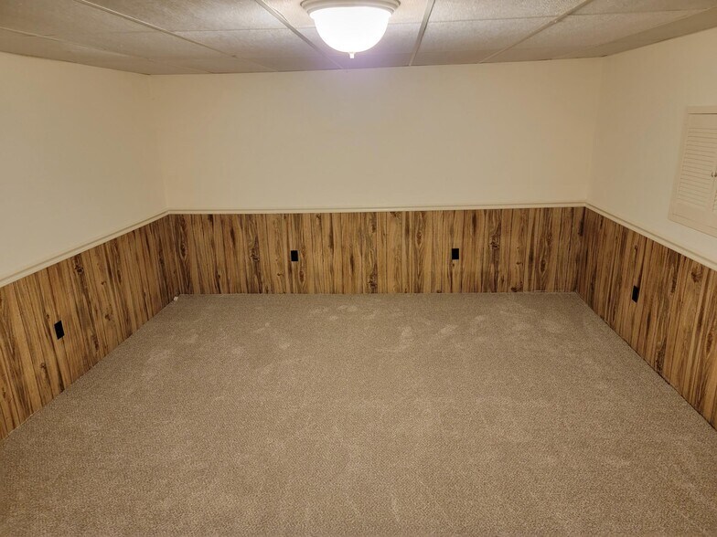 Building Photo - 396 Dohner Dr