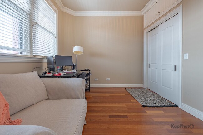 Building Photo - 1148 W Monroe St