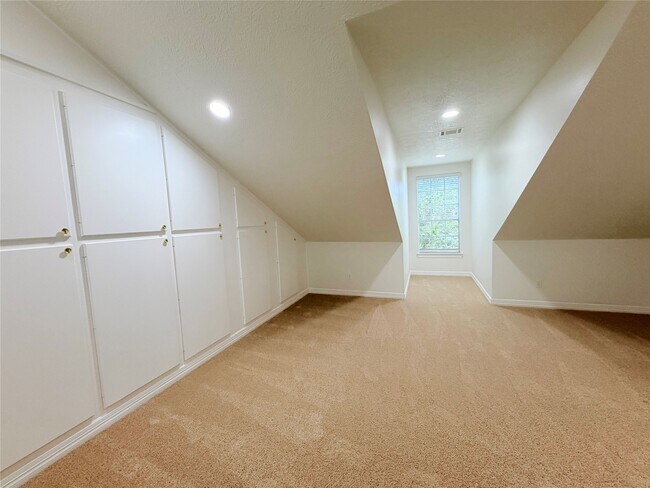 Building Photo - 25047 Northampton Forest Dr