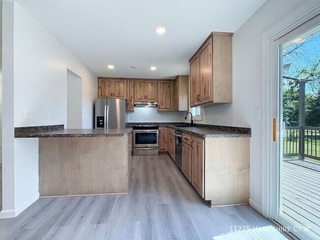 Building Photo - 11225 Hampshire Ct W