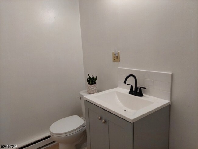 Building Photo - 138 Watchung Ave