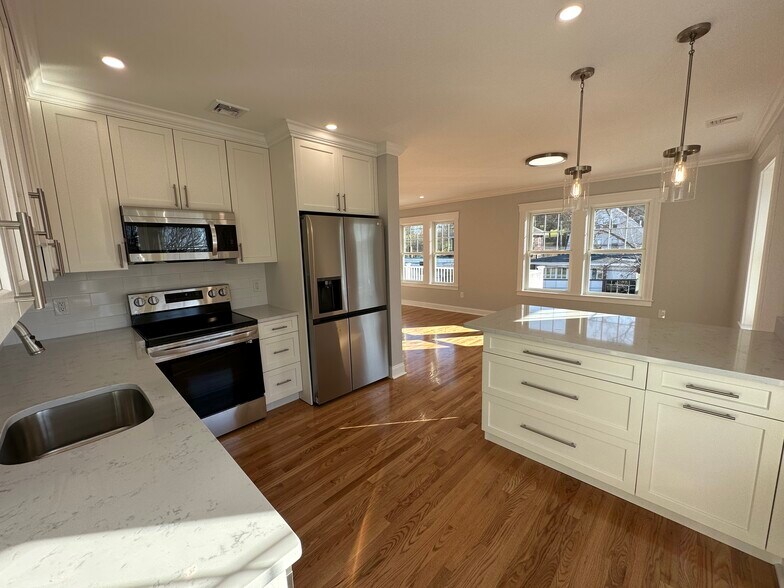 Building Photo - 35 Trapelo Rd