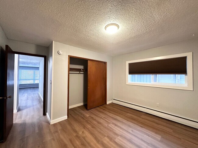 Building Photo - k933w