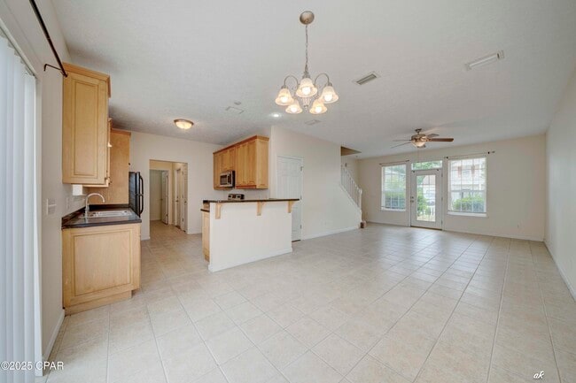 Building Photo - 2608 Laurel Dr