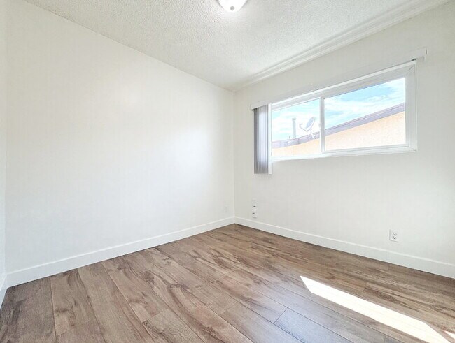 Building Photo - 820 Oakwood St