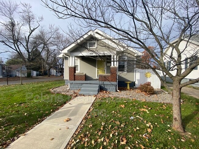 Primary Photo - 1102 N Emerson Ave