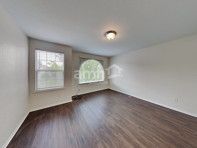 Building Photo - 9836 Kenton Cir