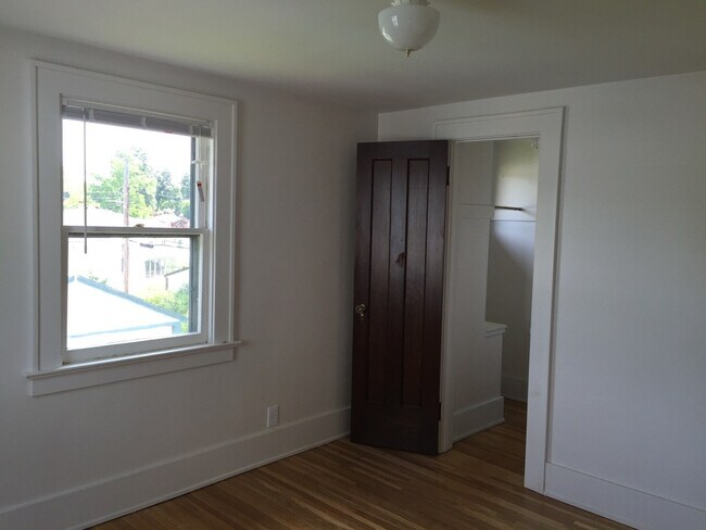 Building Photo - 318 MERCHANTS