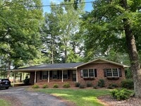 Building Photo - 650 Dogwood Trail
