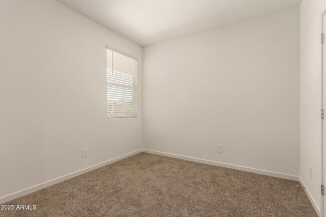 Building Photo - 3022 Hayden Rose Ave