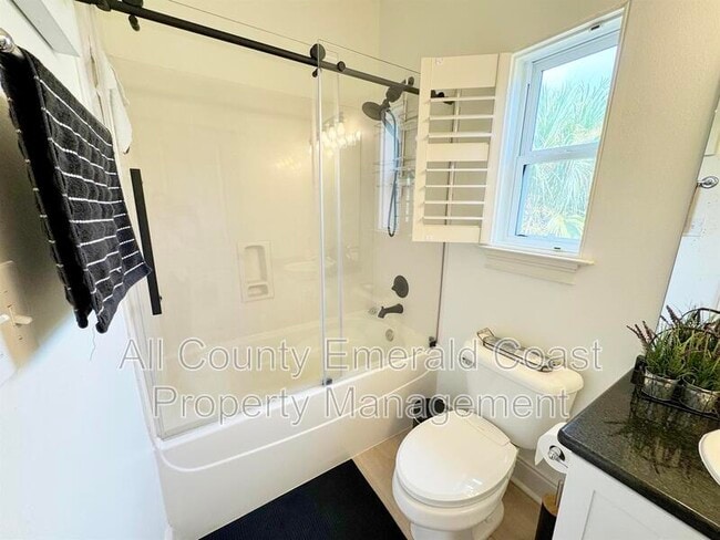 Building Photo - 25 S Wildflower Dr