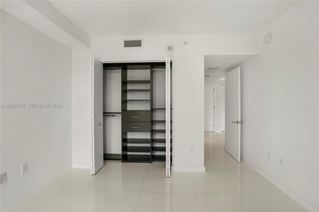 Building Photo - 31 SE 6th St