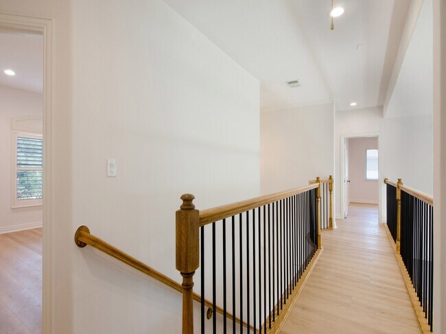 Building Photo - 74 S Scribewood Cir