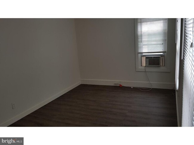 Building Photo - 40 N Delsea Dr