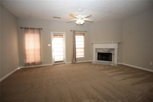 Building Photo - 948 Tree Creek Blvd