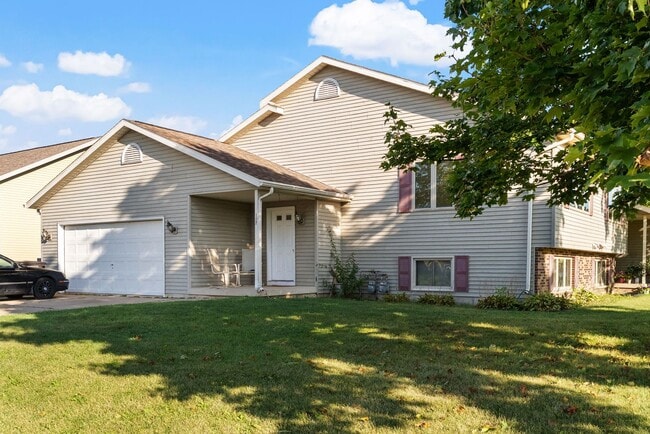 Primary Photo - 507 Bayfield Dr