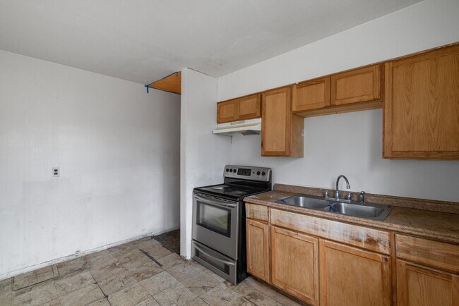 Building Photo - 2152 Erick Ave