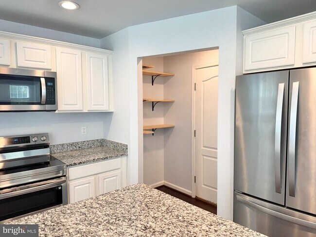 Building Photo - 206 Cranes Corner Rd