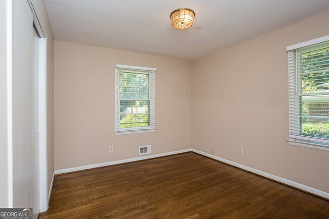 Building Photo - 1909 Argonne Dr