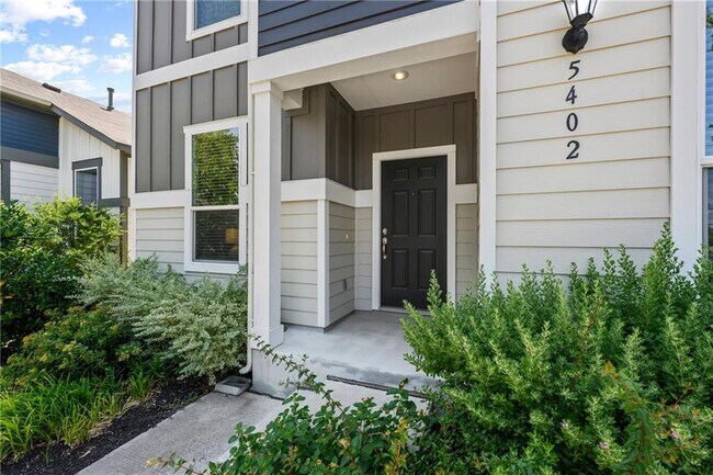 Building Photo - 5402 Golden Canary Ln