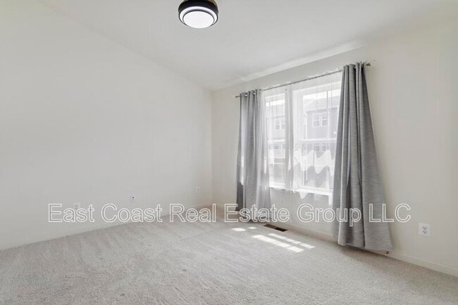 Building Photo - 40 Clifton Mnr