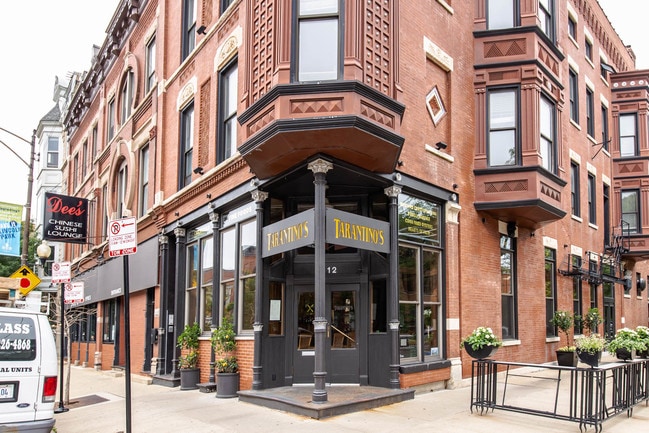 Building Photo - 957 W Armitage Ave