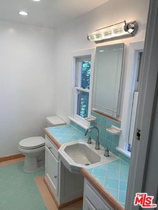 Building Photo - 1207 S Ogden Dr