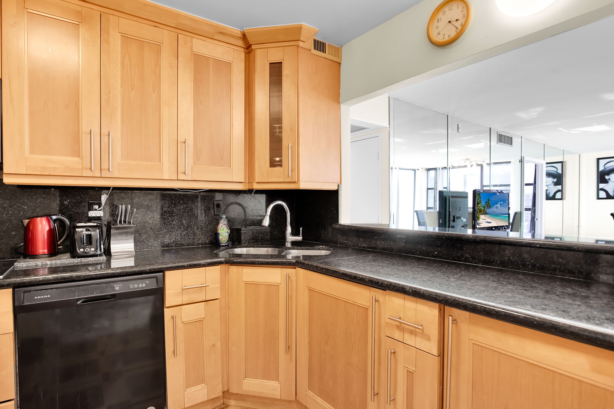 Kitchen - 3701 N Country Club Dr