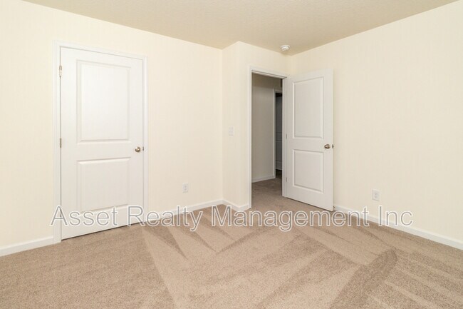 Building Photo - 2019 Southwood Cir