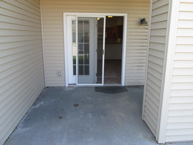 Building Photo - AUGUST 2026!!!  Beautiful 2 Bedroom - 2 Bath Condo in North Liberty