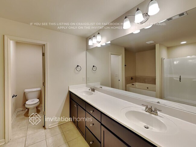 Building Photo - 227 Green Bridge Ct SE