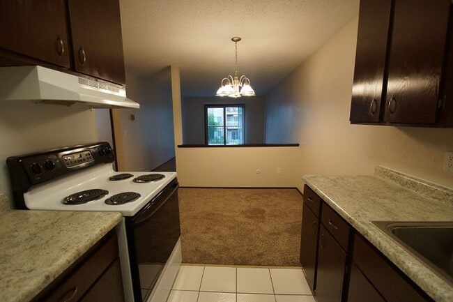 Building Photo - Charming One-Bedroom with Fountain-View Balcony