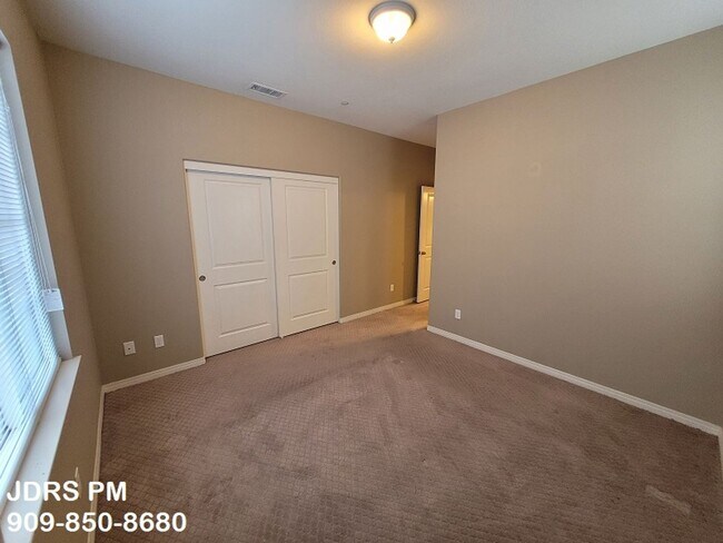 Building Photo - Chino 4 Bedroom Home
