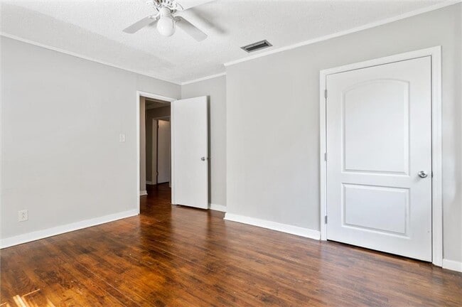 Building Photo - 164 June St