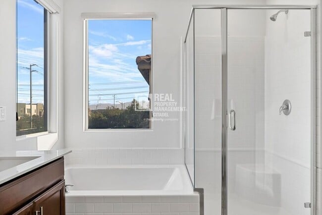 Building Photo - 3657 Bearberry Ave