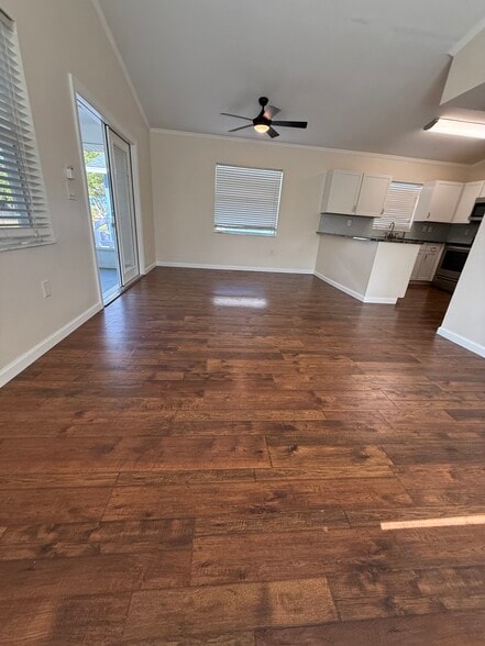 Building Photo - 107 58th St E