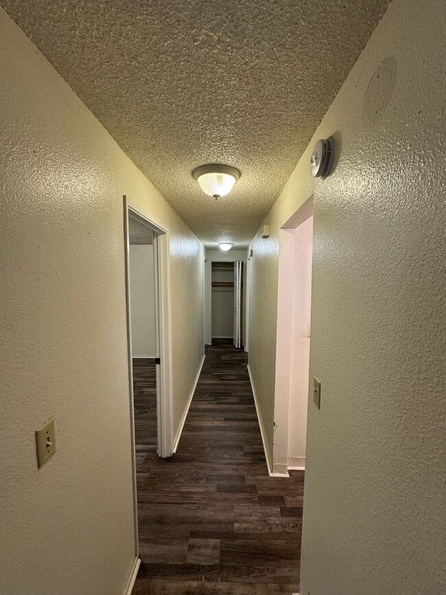 Building Photo - 3 Bedroom 2 Bath House in Santa Clara Area