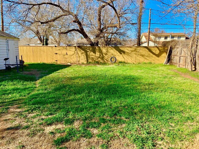 Building Photo - 2610 32nd St