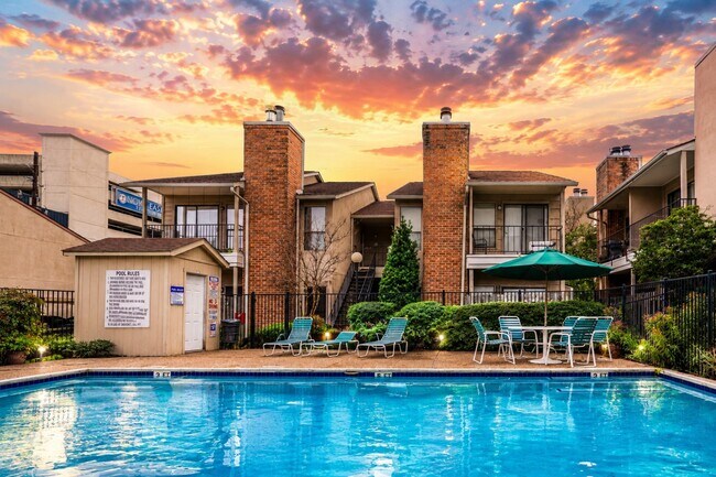 Building Photo - 1818 Augusta Dr